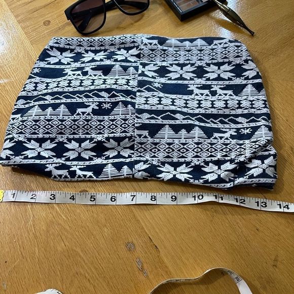 Infinity scarf moose, Christmas tree and snowflake pattern. - Picture 2 of 4